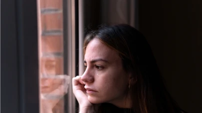 Rüyada Pencereden Bakmanın Psikolojik Yorumu ve Anlamı