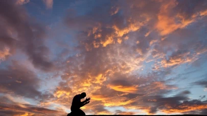 Rüyada Namaz Kılmanın Psikolojik Yorumu ve Anlamı