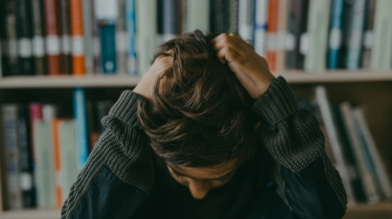 Trikotillomani  Nedir? Belirtileri ve Tedavisi