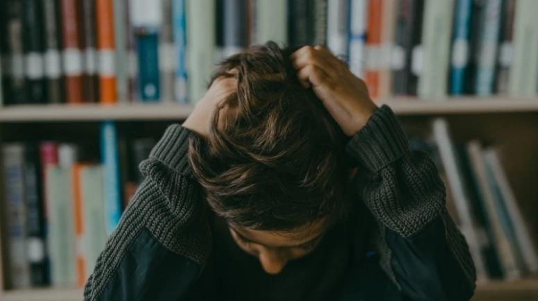 Trikotillomani  Nedir? Belirtileri ve Tedavisi